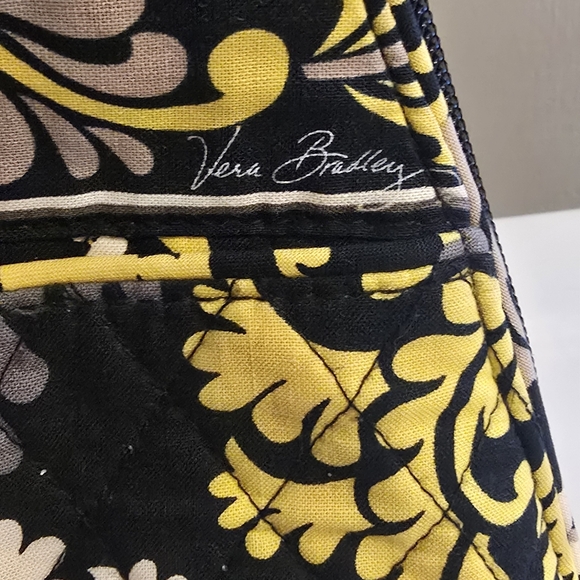 Vera Bradley Large Dome Zipper Shoulder. EUC - Picture 3 of 16